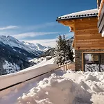 Chalet's Alpenjuwel * Tux